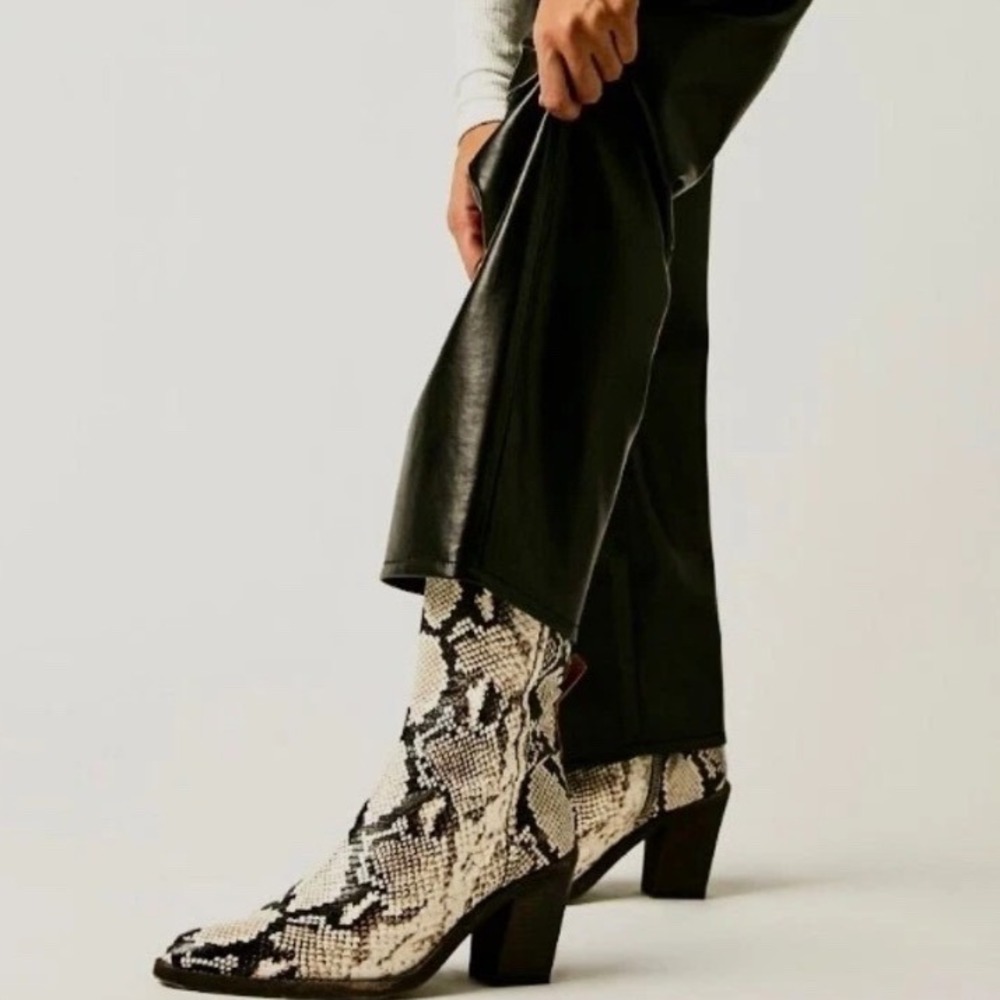 Free People We The Free Ryder Ankle Boot Snakeskin Embossed Black White 41 10